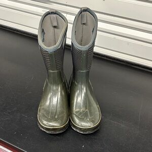 Older Kids Green Rain & snow Boots bogs